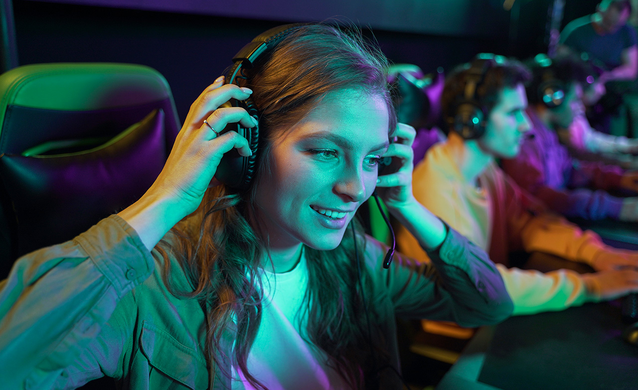 medium-shot-woman-with-headphones.jpg medium-shot-woman-with-headphones.jpg