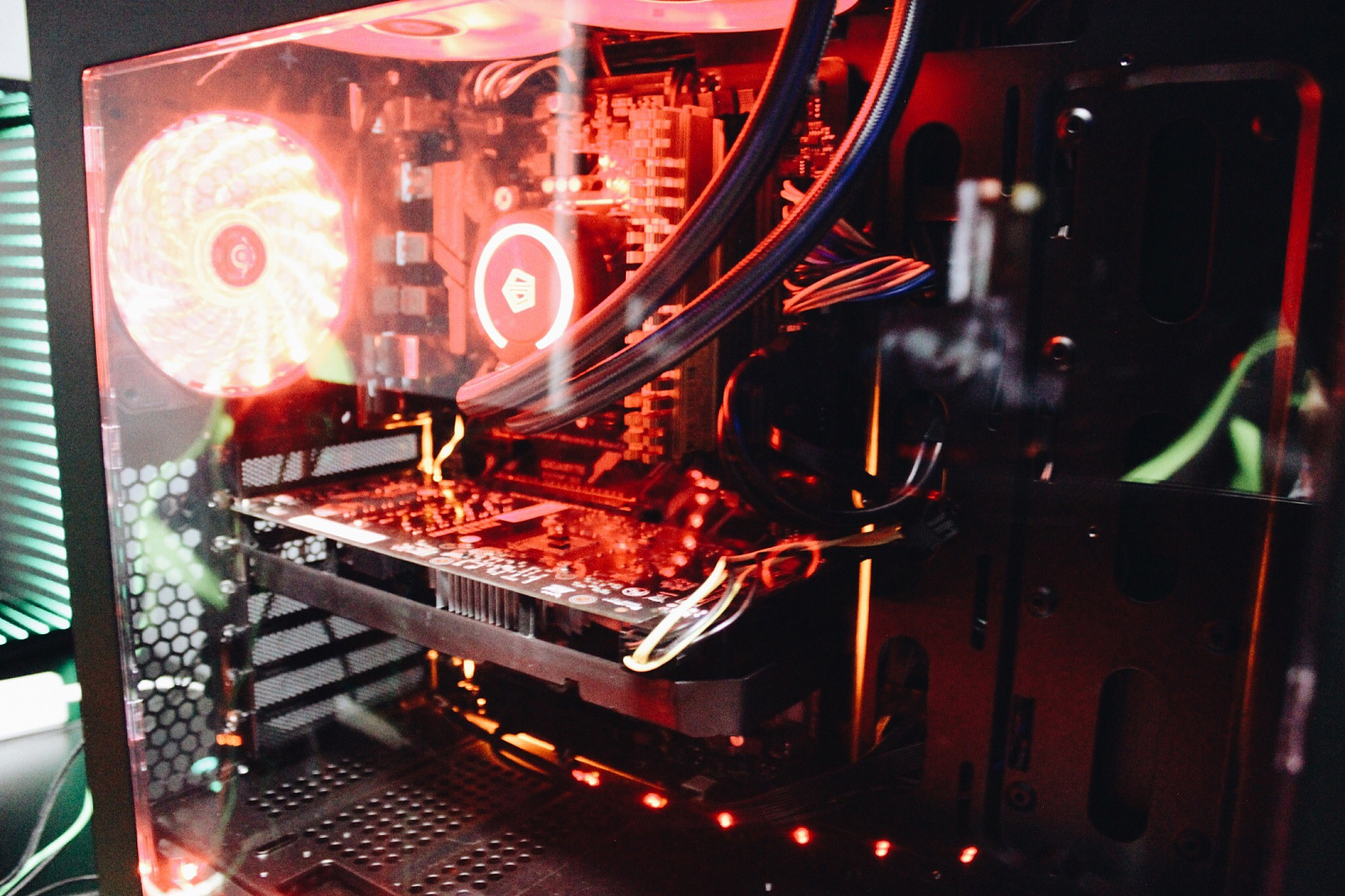 Компьютерный клуб "Black Hole"